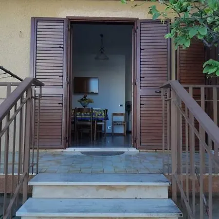 Casa Mena